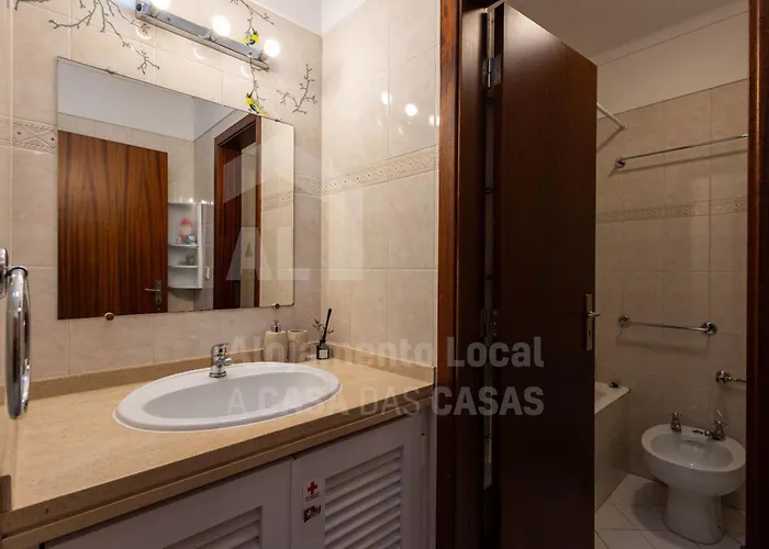 By Acasadascasas Daire *